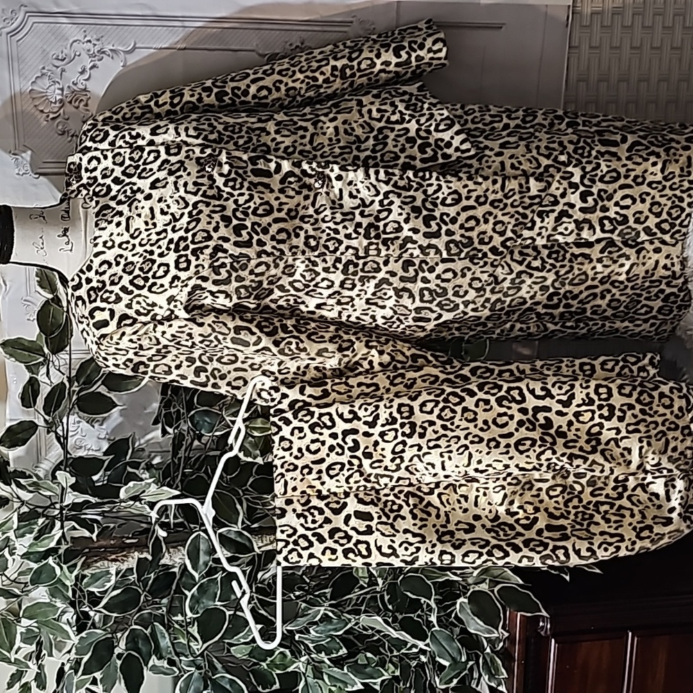 Masseys 3 piece Sateen Animal Print Suit Set NWT 12